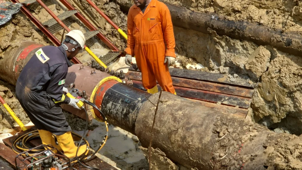 IC removal/repair by clamping on the 18” TNP Gbaran Kilocreek TL ROW at Fanbud Onapa